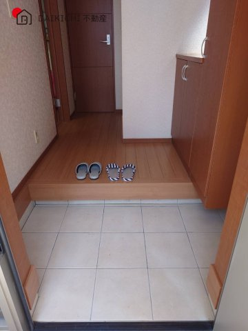 【玄関】 | 坂戸市鶴舞2丁目　中古戸建