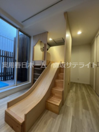 子供部屋に滑り台があります