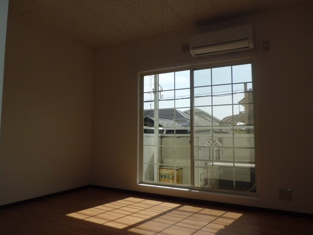 シティライフ岡本の洋室