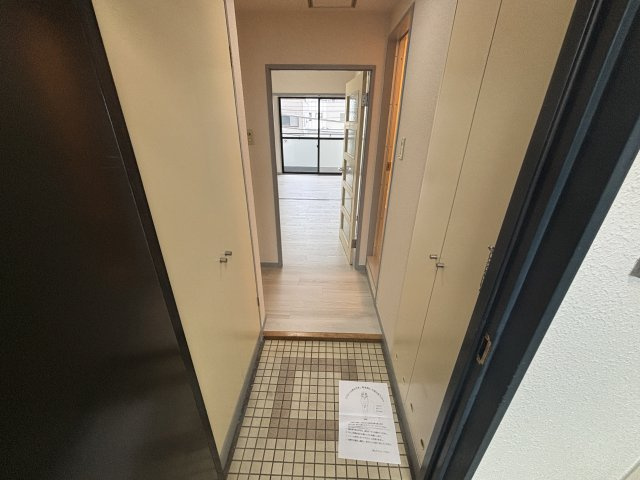 ホームズ隅田の玄関