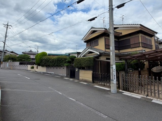 今里川原　駐車２台プラン　建築条件付き土地の前面道路含む現地写真|【前道】