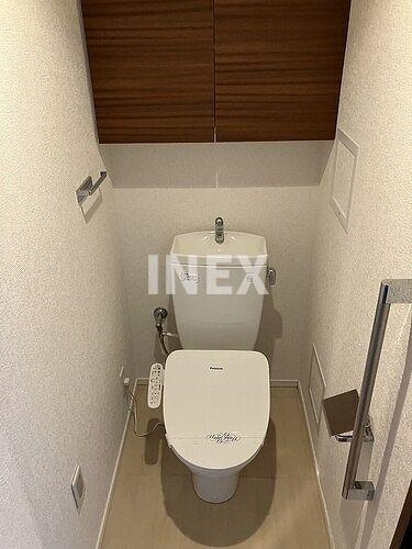 横浜市神奈川区栗田谷の賃貸マンションのトイレ