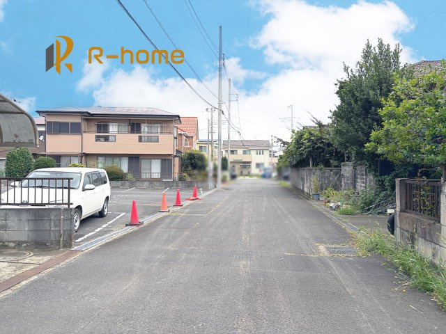 第1土浦市中高津　新築戸建て　1号棟の前面道路含む現地写真|周辺環境も併せて案内致します♪
閑静な住宅地で笑顔あふれる新生活！
ぜひ現地へお越しください♪