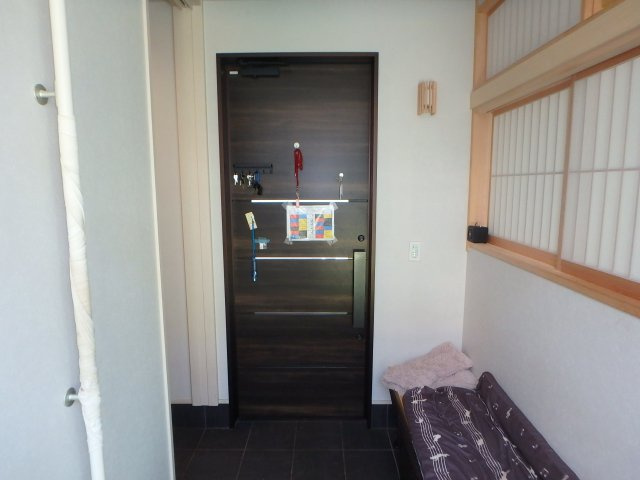 H0257H　片瀬白田築浅住宅の玄関