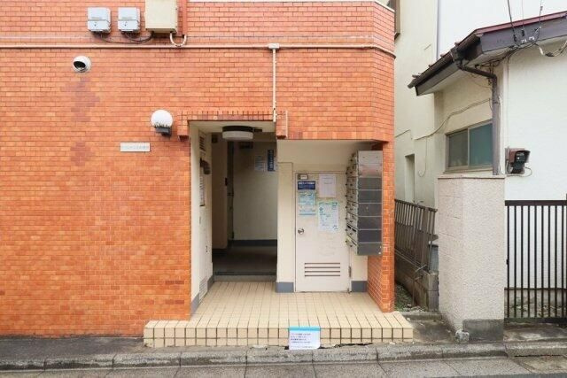 アーバンメゾン上石神井のエントランス