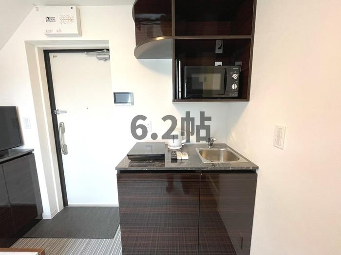 HJ PLACE SASAZUKAのキッチン|電子レンジ、ケトルなども完備されています。※別部屋参照