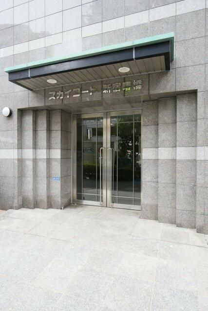 スカイコート新宿曙橋のエントランス