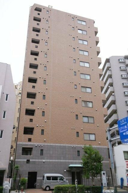 スカイコート新宿曙橋の外観