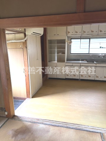 ６７２２０　岐阜市柳津町蓮池中古戸建の居間・リビング