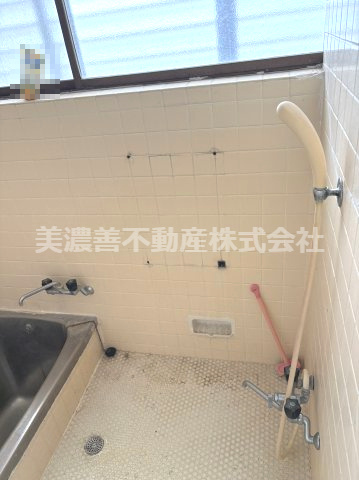 ６７２２０　岐阜市柳津町蓮池中古戸建の浴室