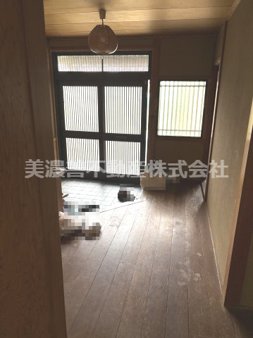 ６７２２０　岐阜市柳津町蓮池中古戸建の玄関
