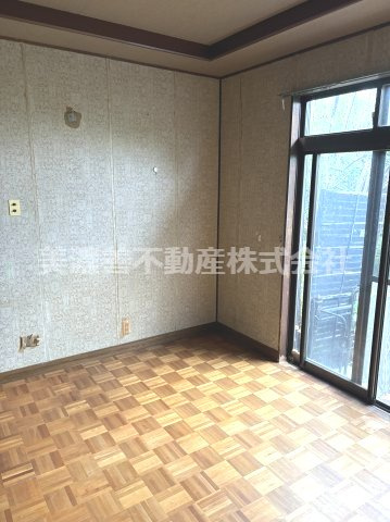 ６７２２０　岐阜市柳津町蓮池中古戸建の洋室