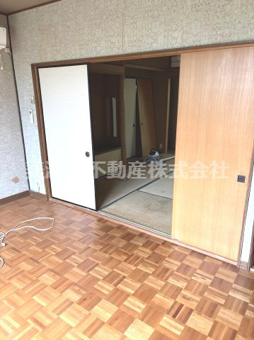 ６７２２０　岐阜市柳津町蓮池中古戸建の洋室