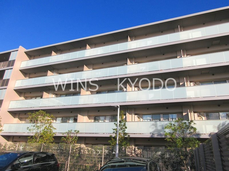 世田谷区砧７丁目の賃貸マンションの外観