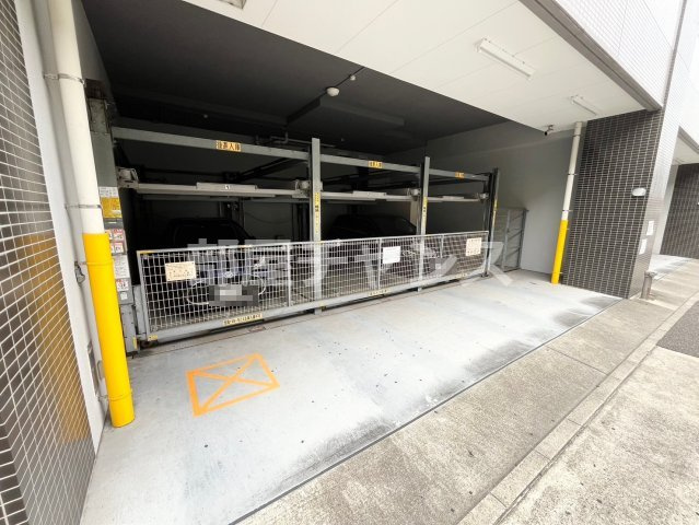 N.S.ZEAL 大曽根の駐車場