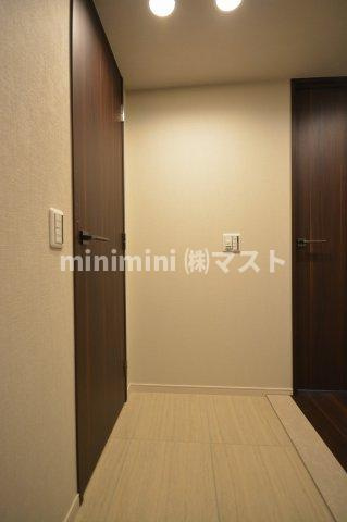 ワコーレ大阪新町タワーレジデンスの玄関|同マンション内・別居室参考写真