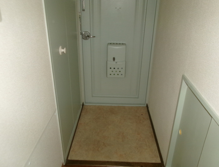 芦屋浜高層（若葉）1号棟の玄関