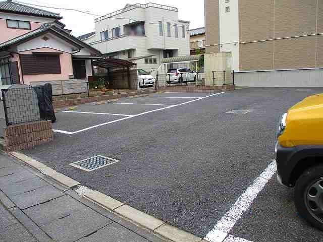 レオネクストアルプスの駐車場
