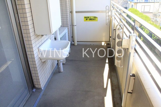 世田谷区成城７丁目の賃貸マンションのバルコニー|室
