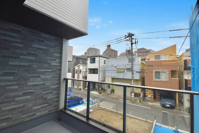 荒川区町屋6丁目　新築戸建　残3棟のバルコニー|2026.07.12撮影

現地ご見学希望・資料請求などお気軽にお問い合わせ下さい！
03-5990-5201