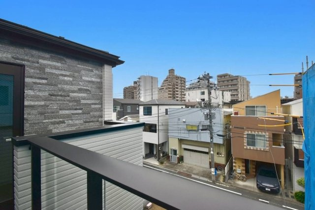 荒川区町屋6丁目　新築戸建　残3棟の展望|2026.07.12撮影

現地ご見学希望・資料請求などお気軽にお問い合わせ下さい！
03-5990-5201