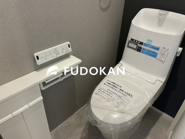 山形市泉町の新築一戸建のトイレ|節水タイプのトイレは水道代の節約に繋がります。
