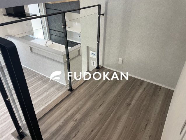 山形市泉町の新築一戸建のその他|スキップフロアはコンセントもあるのでスマホの充電も可能です。