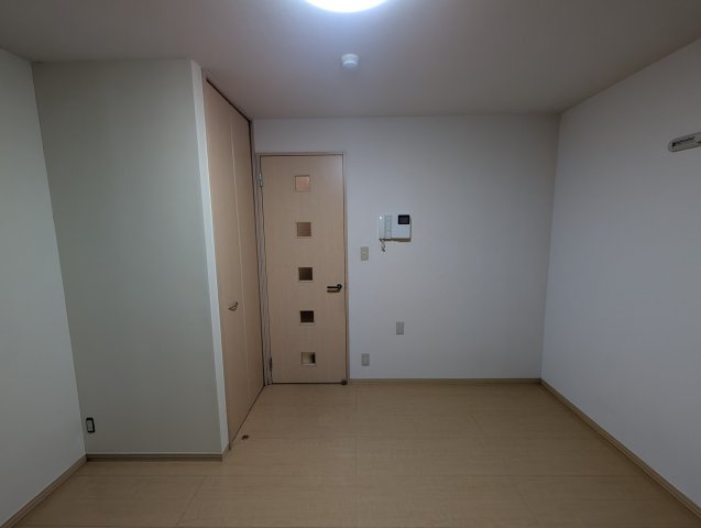 ヴェルドミール栄根の居間・リビング