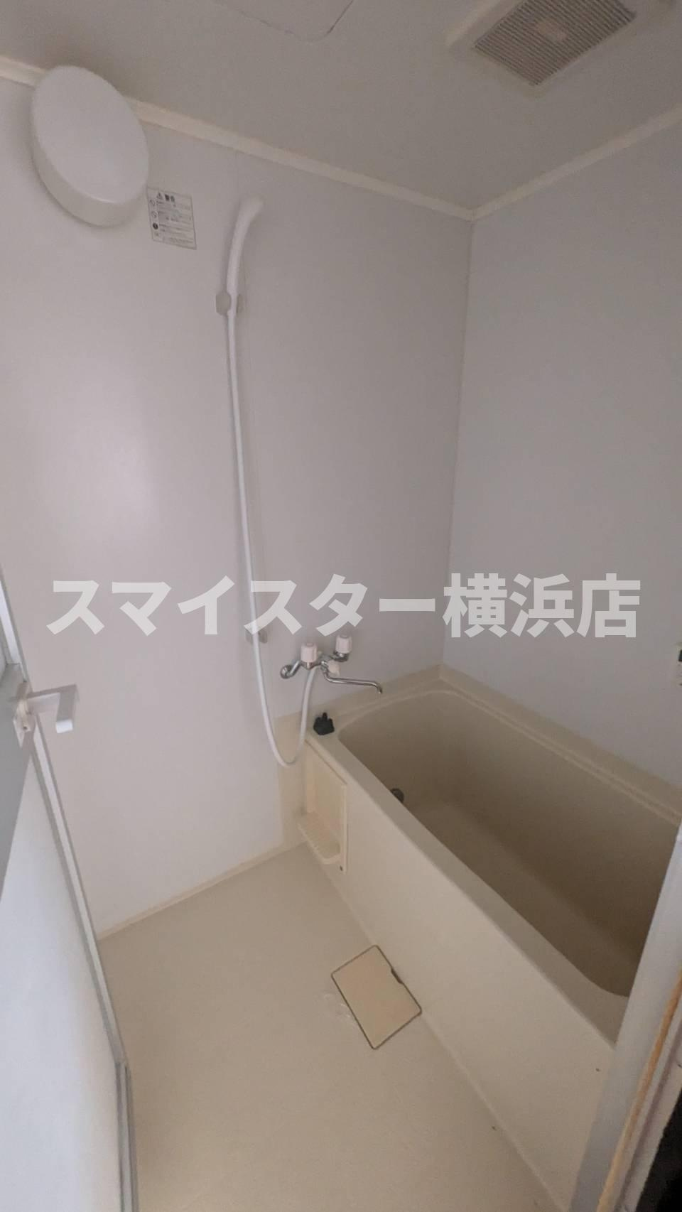 横浜市南区中里４丁目のアパートの浴室