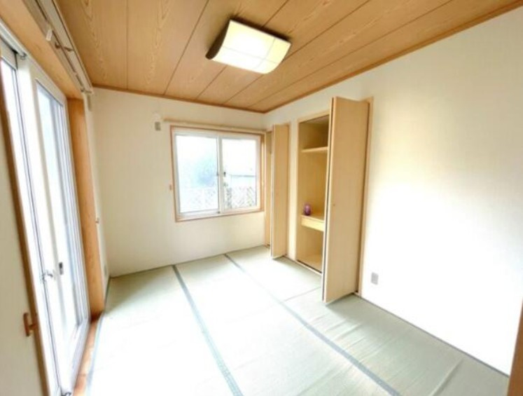 【中古戸建】前橋市荒牧町の和室|■和室｜和室でしか味わえない畳ならではの香りや素材で和のやすらぎを感じてください♪休日はお子様とお昼寝するのにも最適です！