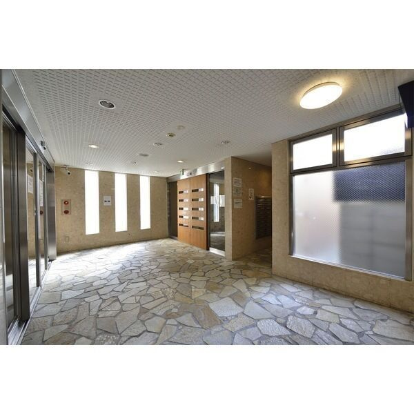 エステムコート大阪城南IIのロビー