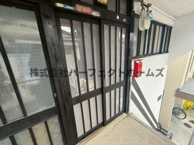 羊燈館＆むっちゃんメゾン枚方御殿山のエントランス|毎日通るエントランスはこのようになっています