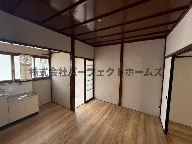 羊燈館＆むっちゃんメゾン枚方御殿山の居間・リビング|こちらの居間で趣味の時間をお楽しみください