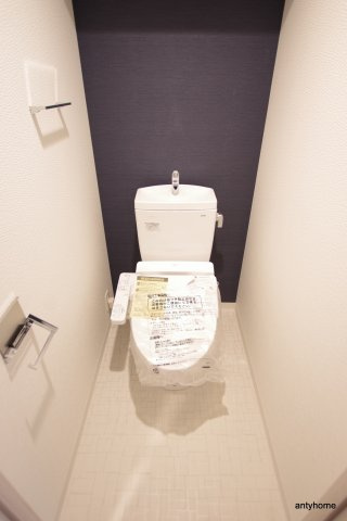 S-RESIDENCE阿波座WEST　仲介手数料無料のトイレ