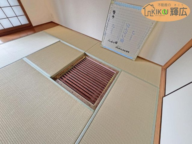 ピュアハイツ明石大久保４番館　1階の和室|掘りごたつ付き！