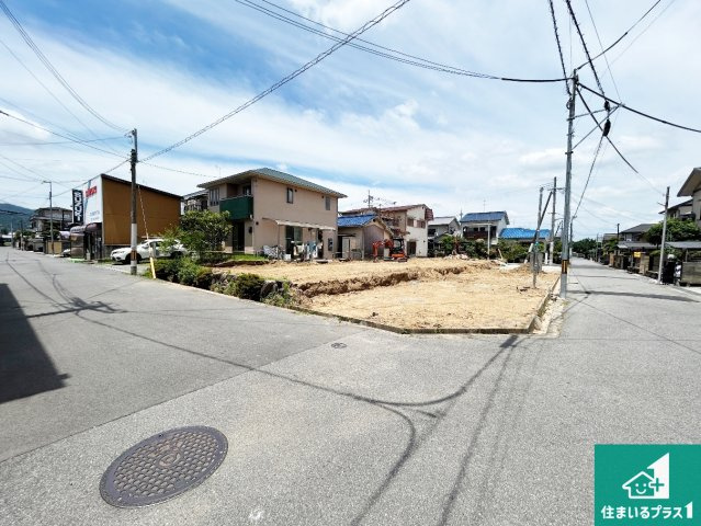 ●葛城市疋田　第6期　新築一戸建ての前面道路含む現地写真|周辺は閑静な住宅街です。前面道路もしっかりと有りますので車の出し入れも安心ですよ！
