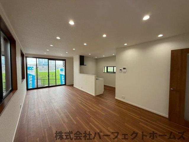 【居間・リビング】の画像