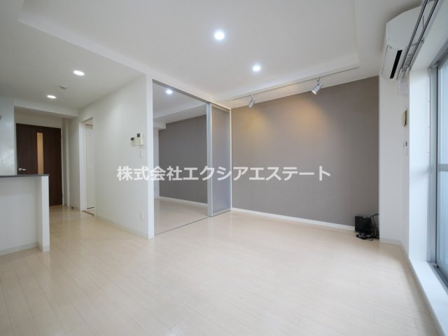 URBAN TERRACE ABENOの居間・リビング