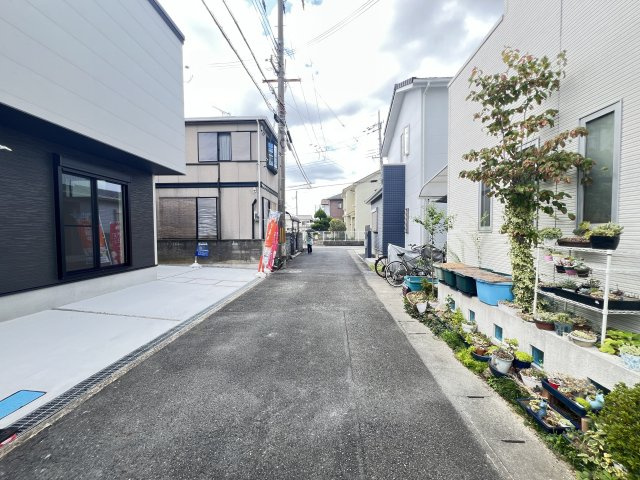 香芝市北今市2丁目の前面道路含む現地写真