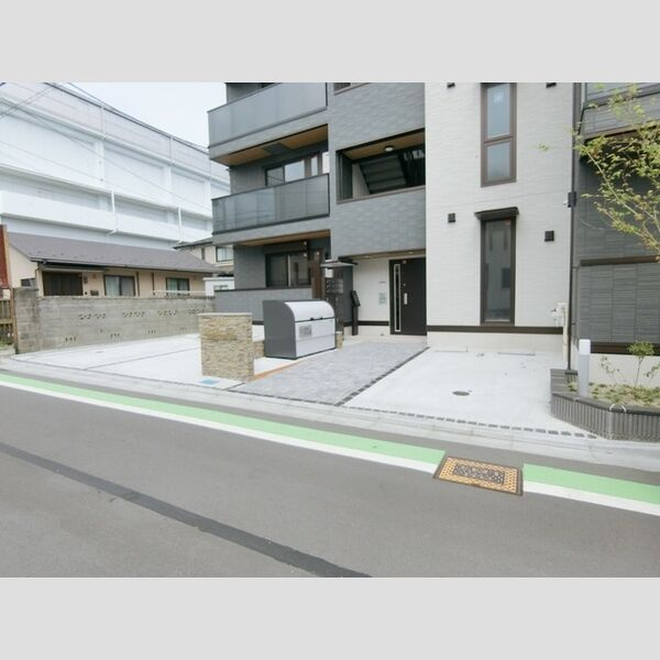 DーROOM八軒小路の駐車場