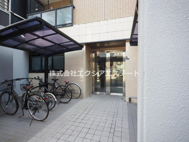 グレース上本町のエントランス