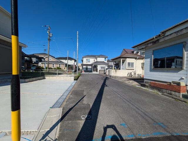 【トーヨーホーム売主/完成済】中島中町四丁目A分譲の前面道路含む現地写真|出入りが楽々前面道路幅６ｍ