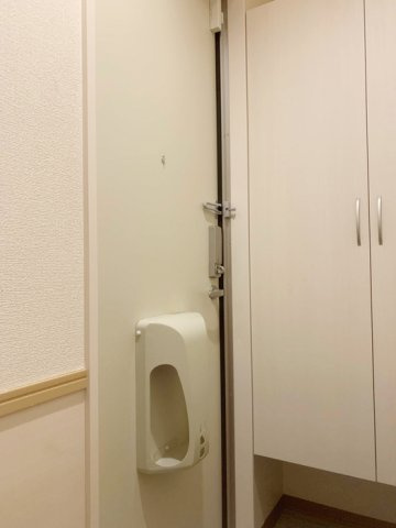 クレア B棟の玄関