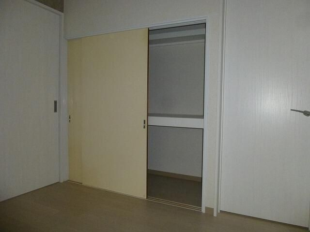 立川市高松町１丁目のアパートの収納