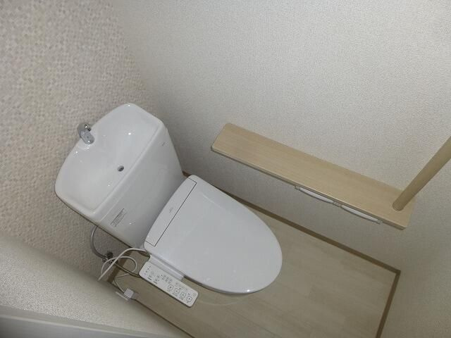 立川市高松町１丁目のアパートのトイレ