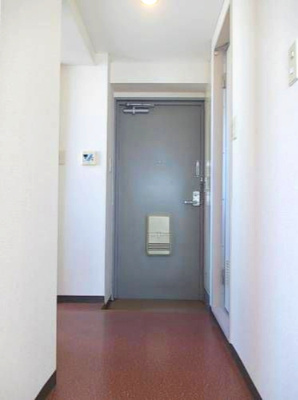 千葉市若葉区西都賀３丁目の賃貸マンションの玄関