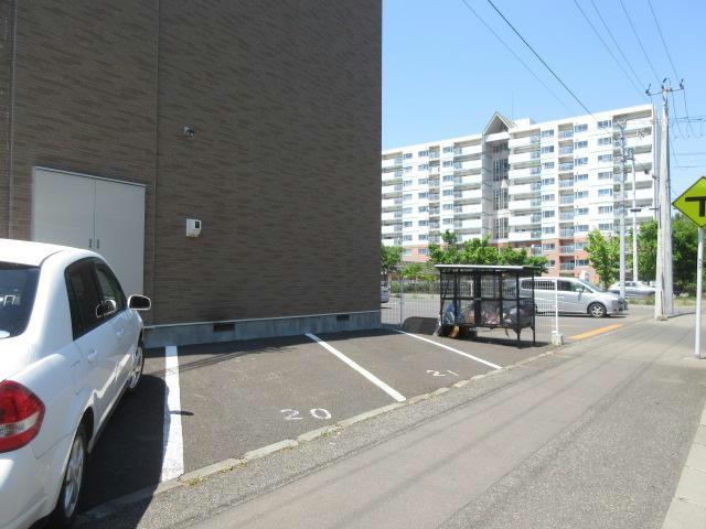 ＥＡＧＬＥ（イーグル）Ⅴの駐車場