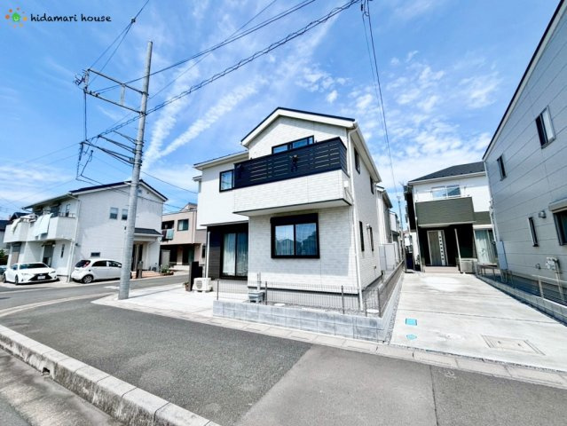 上尾市壱丁目南　中古戸建の前面道路含む現地写真