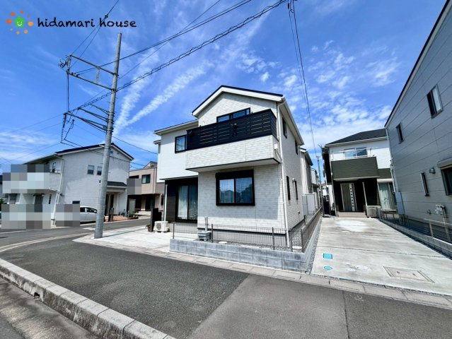 上尾市壱丁目南　中古戸建の前面道路含む現地写真
