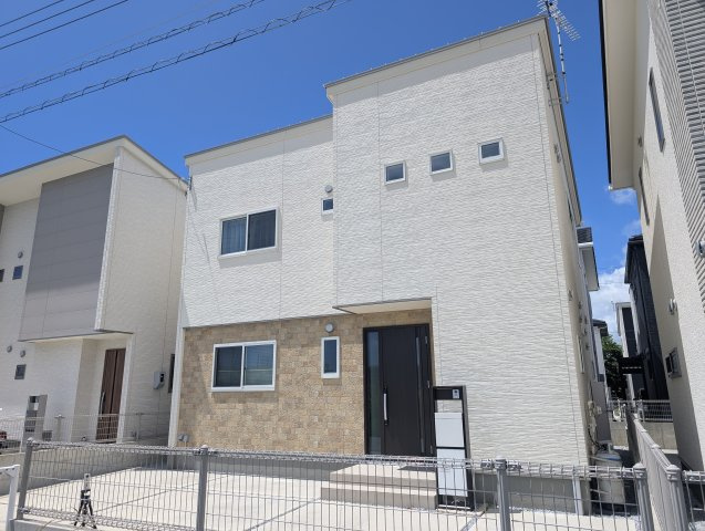 沖縄市大里Ⅱ期（全14棟）2号棟の外観|2号棟　並列駐車2台可♪